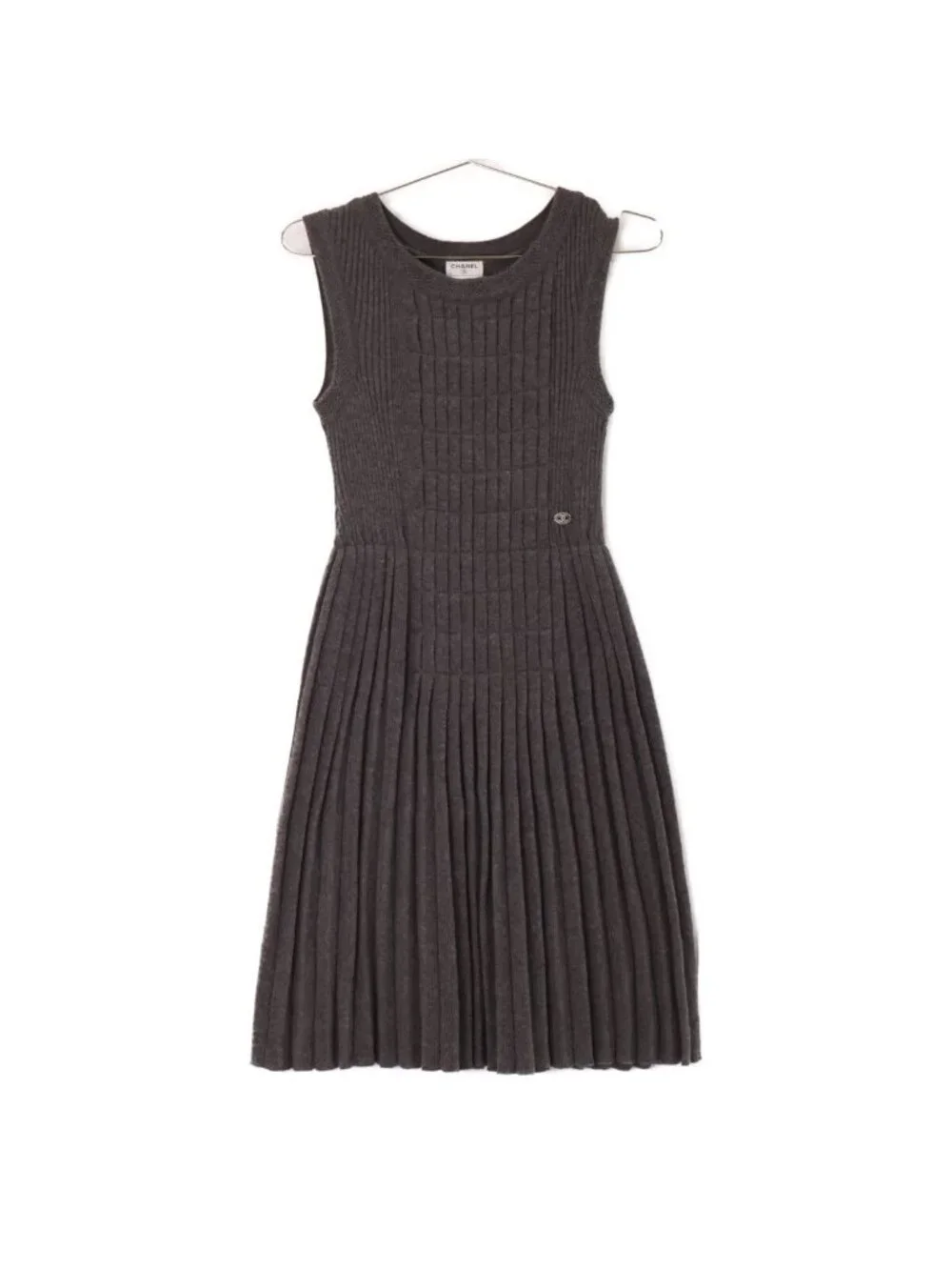 Chanel Wool CC Logo Plate Knit Sleeveless 34 Sweater
